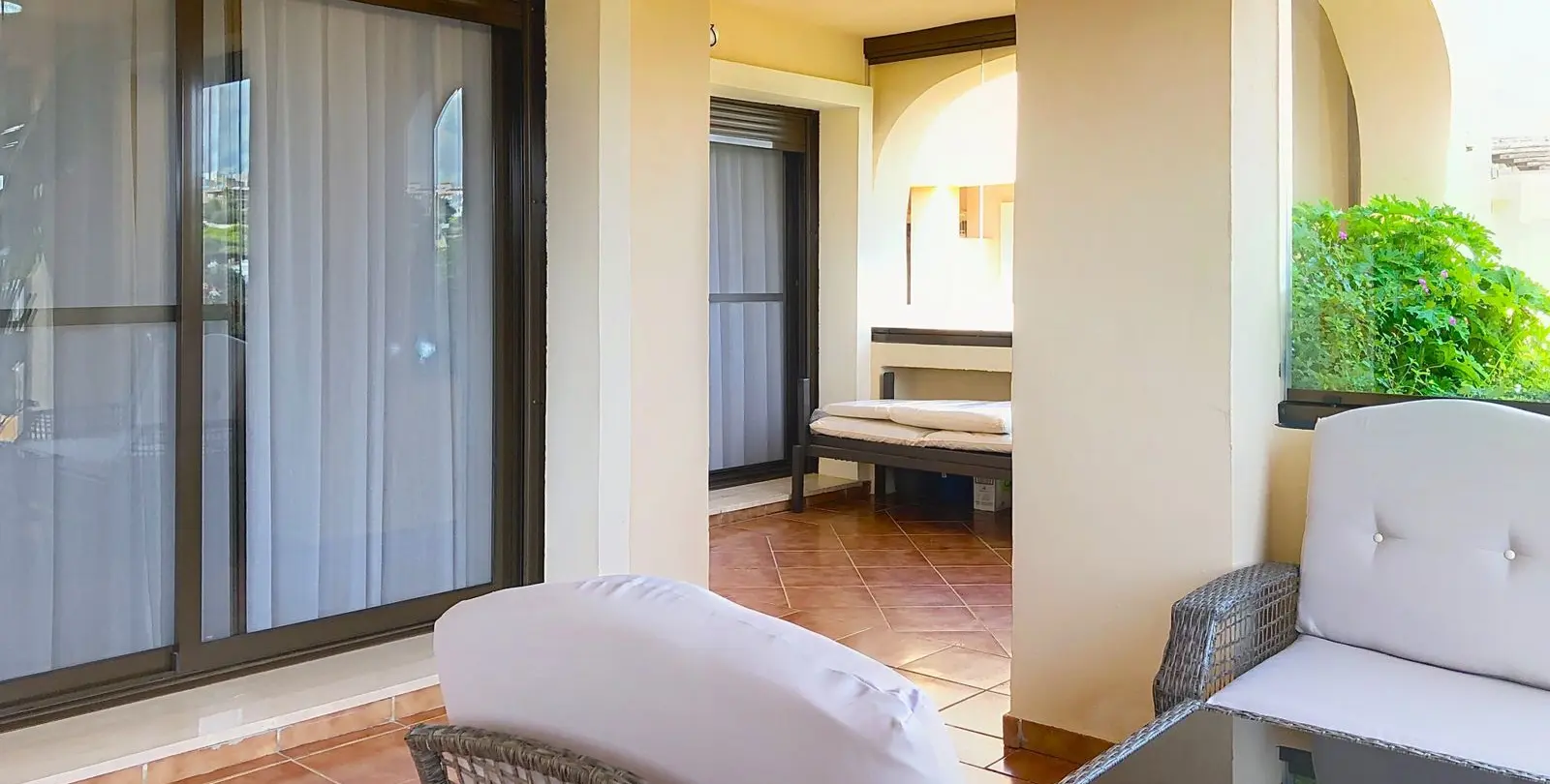 Продажа апартаментов на среднем этаже в Estepona 34