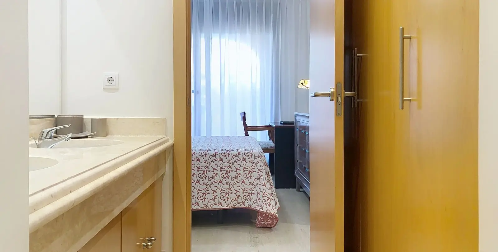 Продажа апартаментов на среднем этаже в Estepona 39