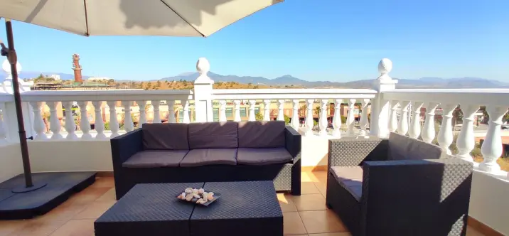 Sale of detached villa in Coín 0