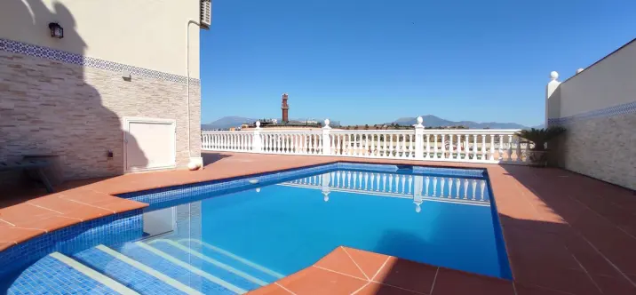 Sale of detached villa in Coín 4