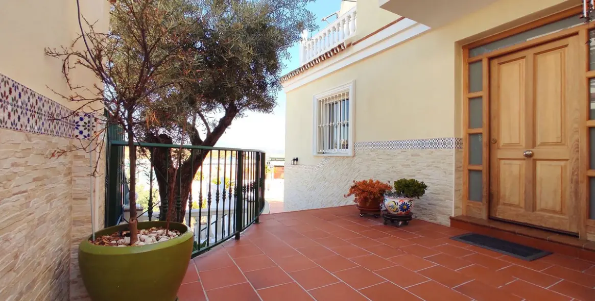 Sale of detached villa in Coín 6