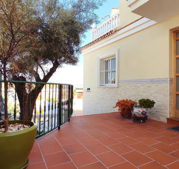 Sale of detached villa in Coín