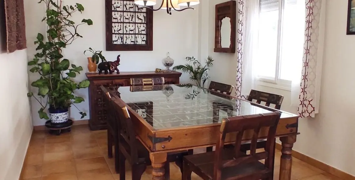 Sale of detached villa in Coín 10