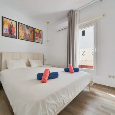 Sale of middle floor apartment in Elviria