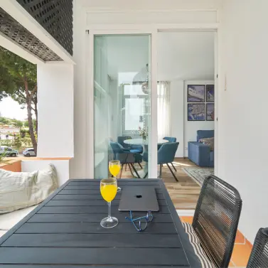 Sale of middle floor apartment in Elviria