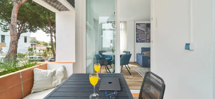 Sale of middle floor apartment in Elviria 3