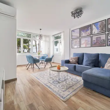 Sale of middle floor apartment in Elviria