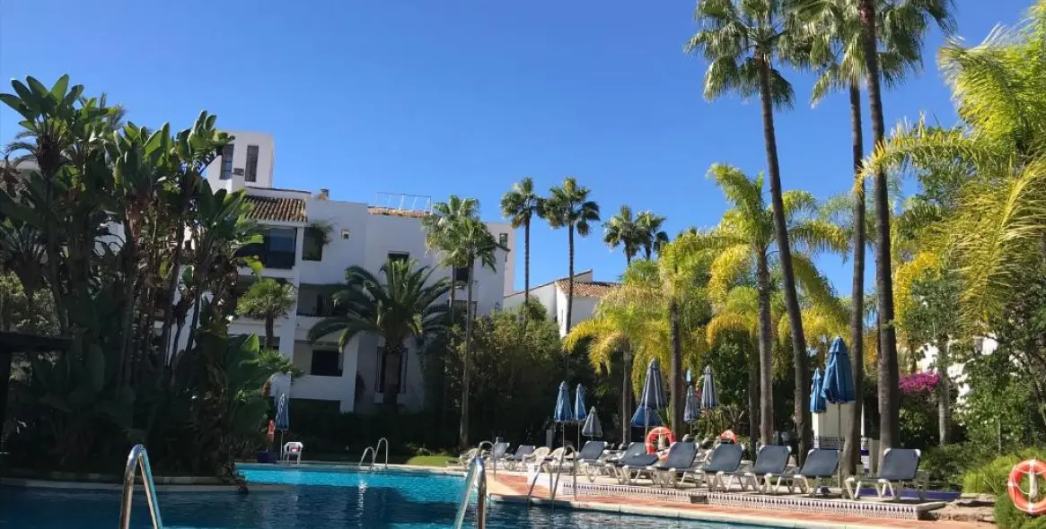Venta de apartamento en planta media en Elviria 7