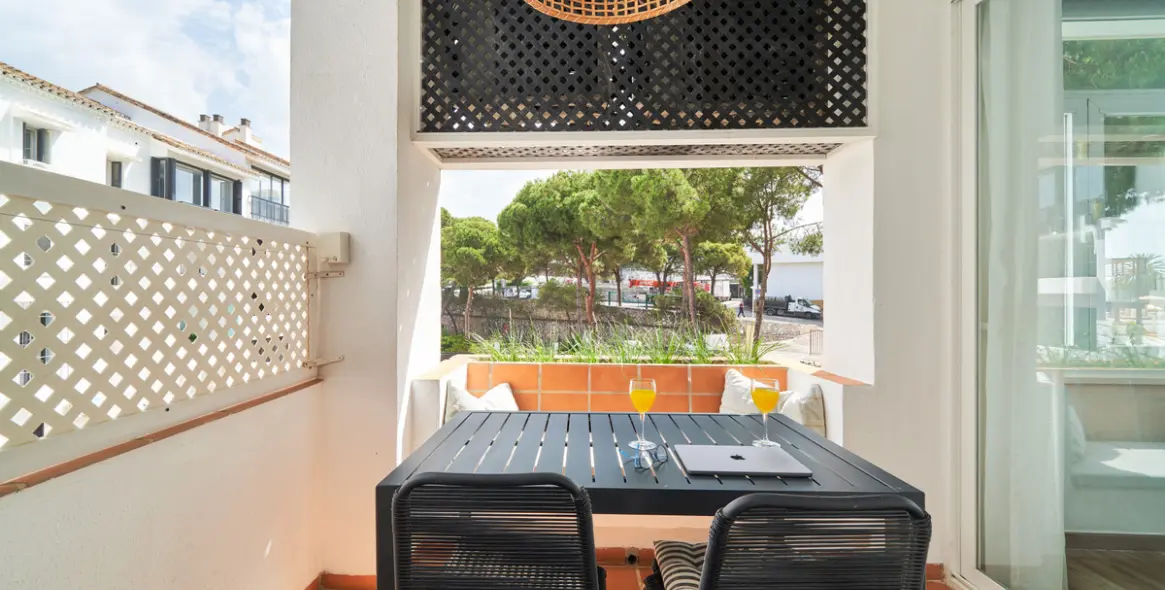 Venta de apartamento en planta media en Elviria 12