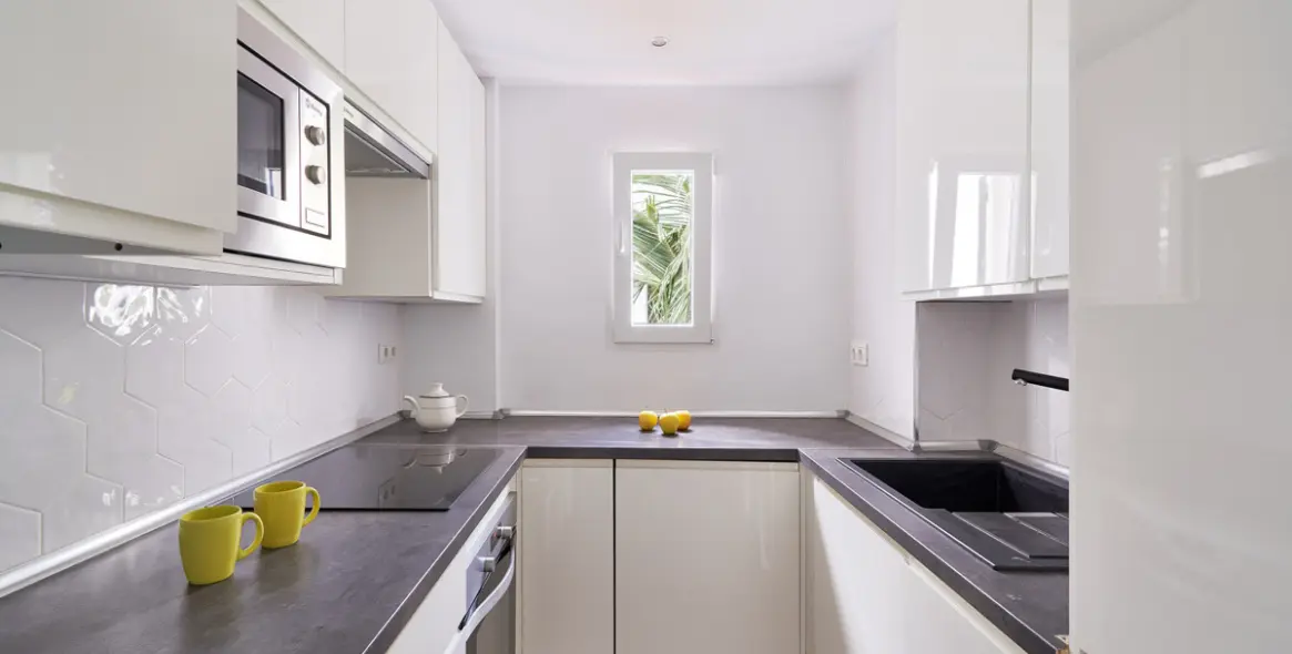 Venta de apartamento en planta media en Elviria 14