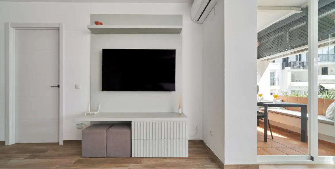 Venta de apartamento en planta media en Elviria 19