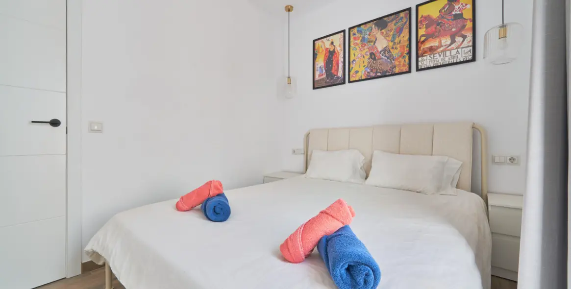 Sale of middle floor apartment in Elviria 22