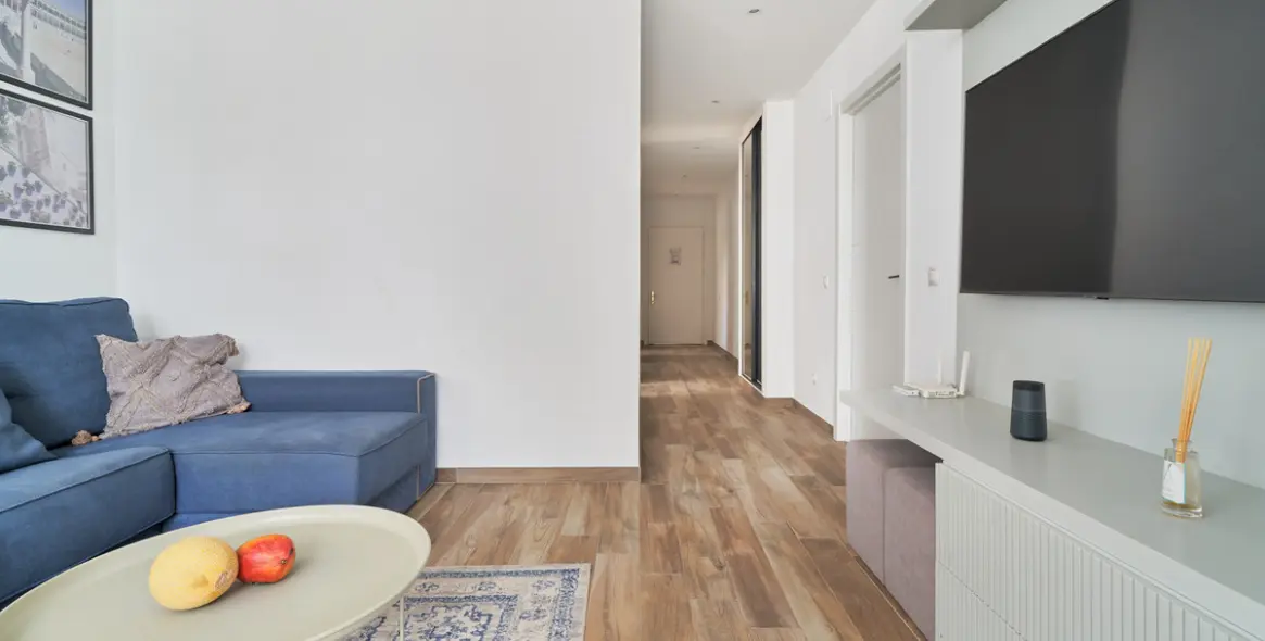 Sale of middle floor apartment in Elviria 23