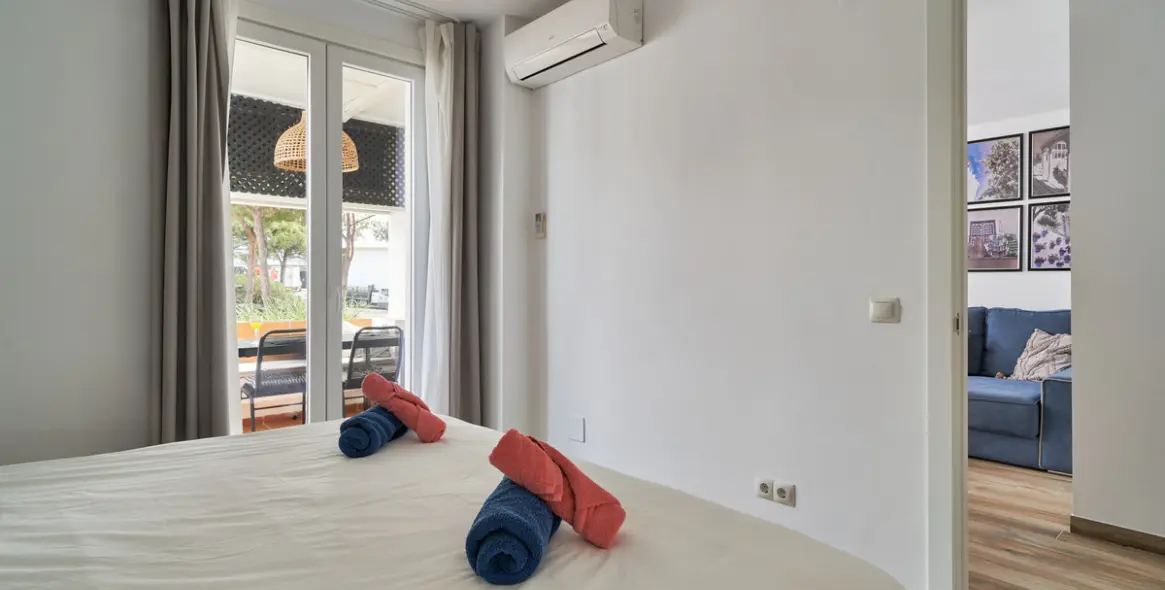 Sale of middle floor apartment in Elviria 51