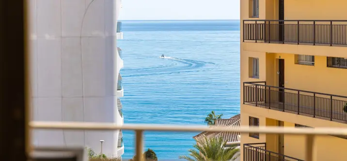 Продажа апартаментов на среднем этаже в Benalmadena 0