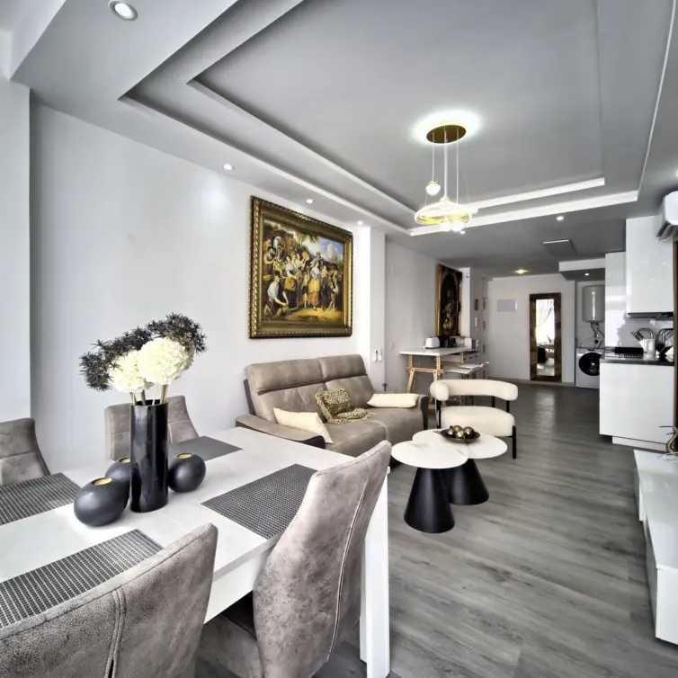 Sale of middle floor apartment in Marbella