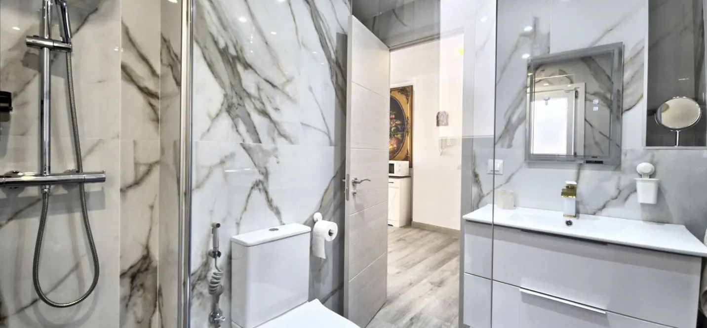Sale of middle floor apartment in Marbella 4