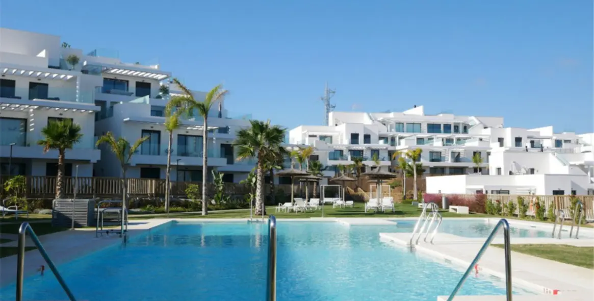 Продажа апартаментов на первом этаже в La Cala de Mijas 2