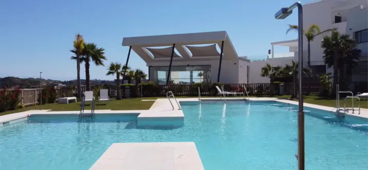 Продажа апартаментов на первом этаже в La Cala de Mijas 2