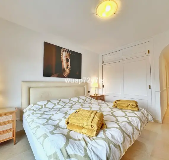 Middle floor apartment R5121478