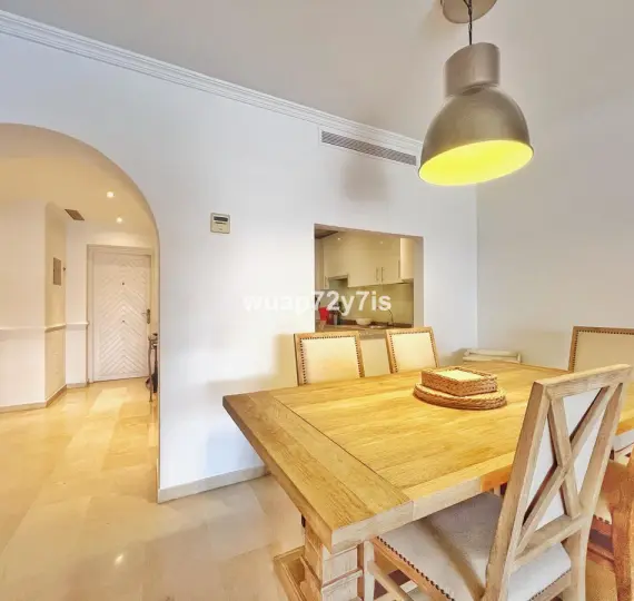 Middle floor apartment R5121478