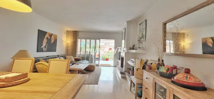 Middle floor apartment R5121478 4