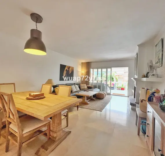 Middle floor apartment R5121478