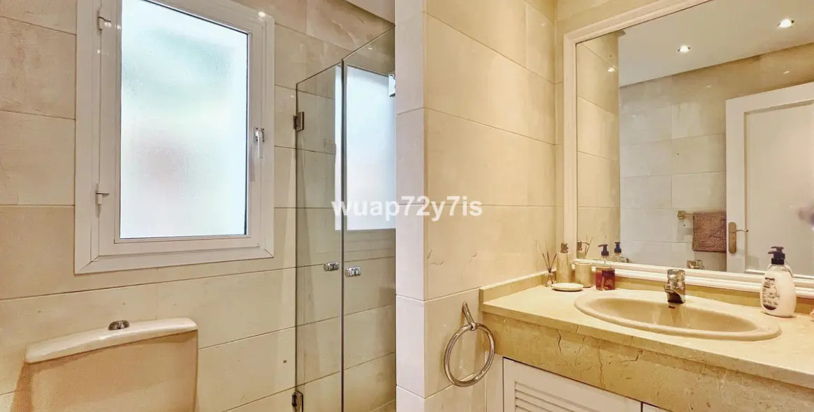 Продажа апартаментов на среднем этаже в Estepona (район Estepona) 10