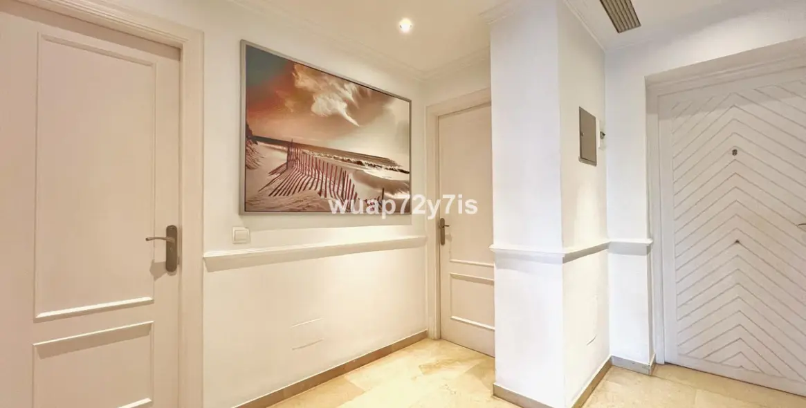 Sale of middle floor apartment in Estepona 14