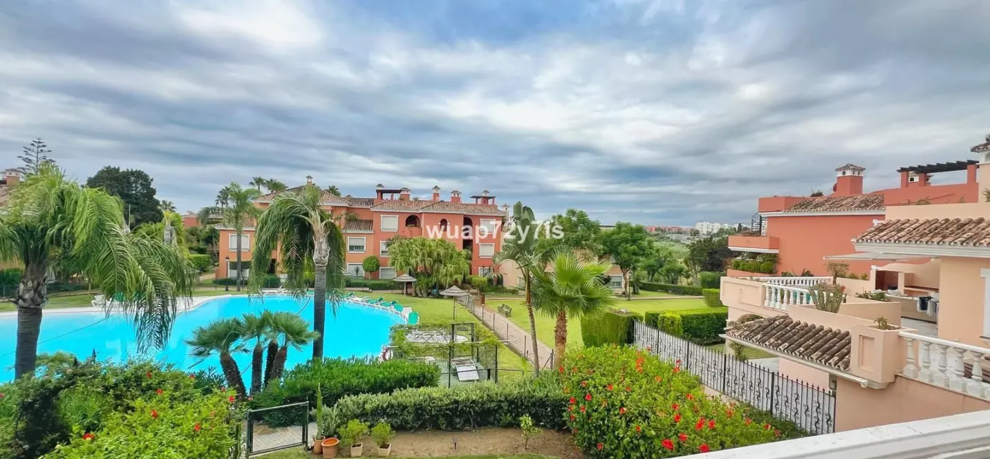 Sale of middle floor apartment in Costalita 1