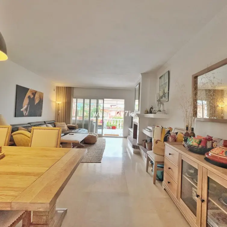 Sale of middle floor apartment in Costalita