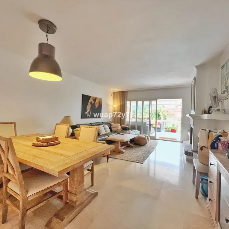 Sale of middle floor apartment in Costalita