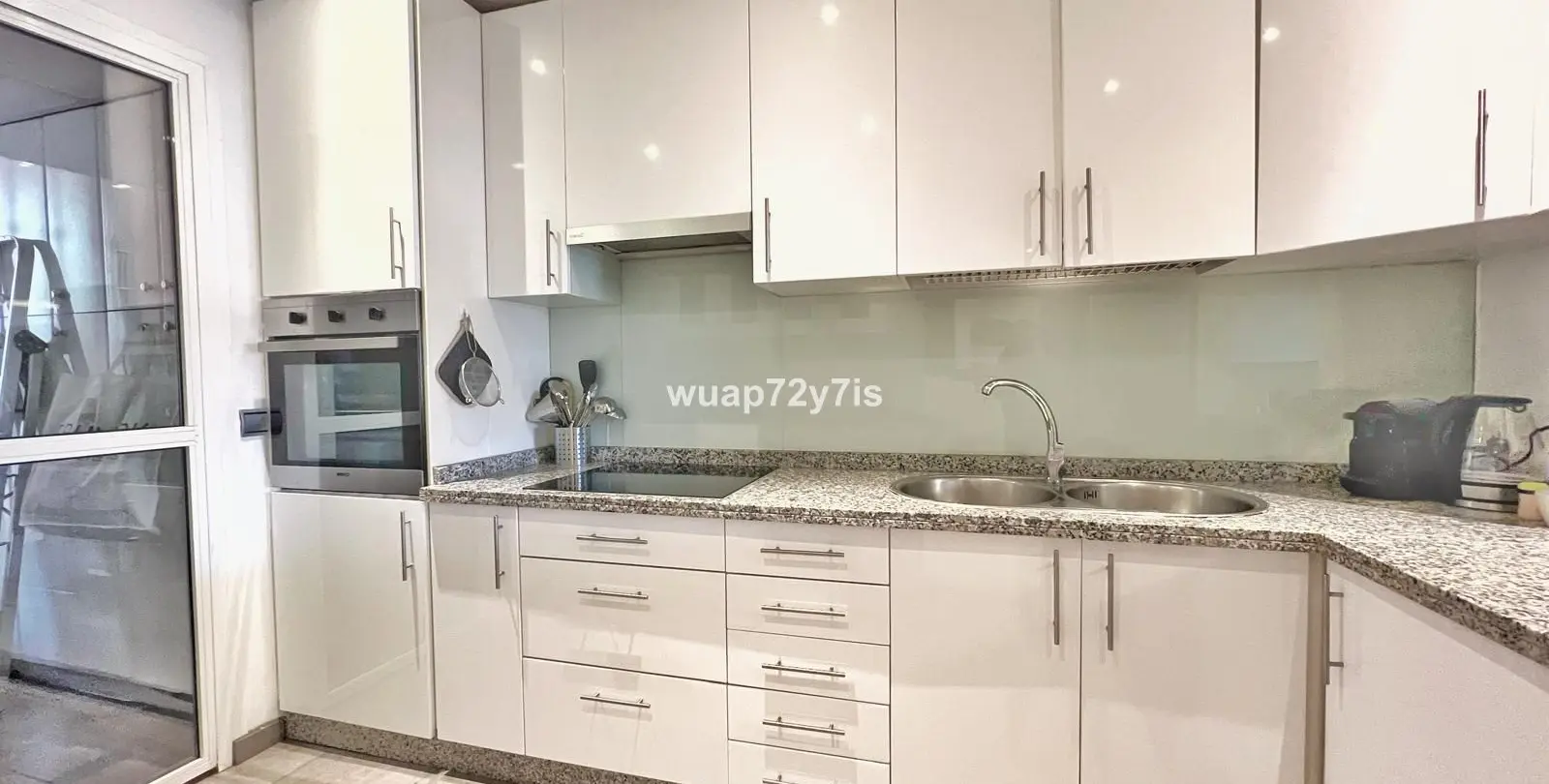 Sale of middle floor apartment in Costalita 11