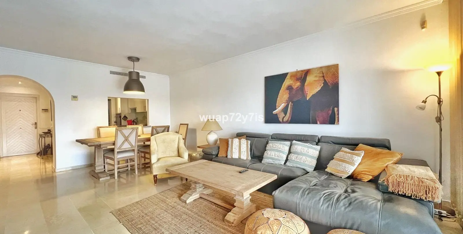 Sale of middle floor apartment in Costalita 12