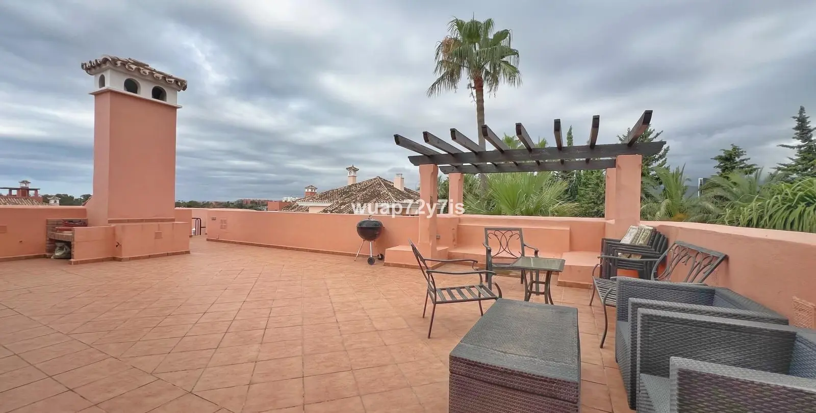 Sale of middle floor apartment in Costalita 20