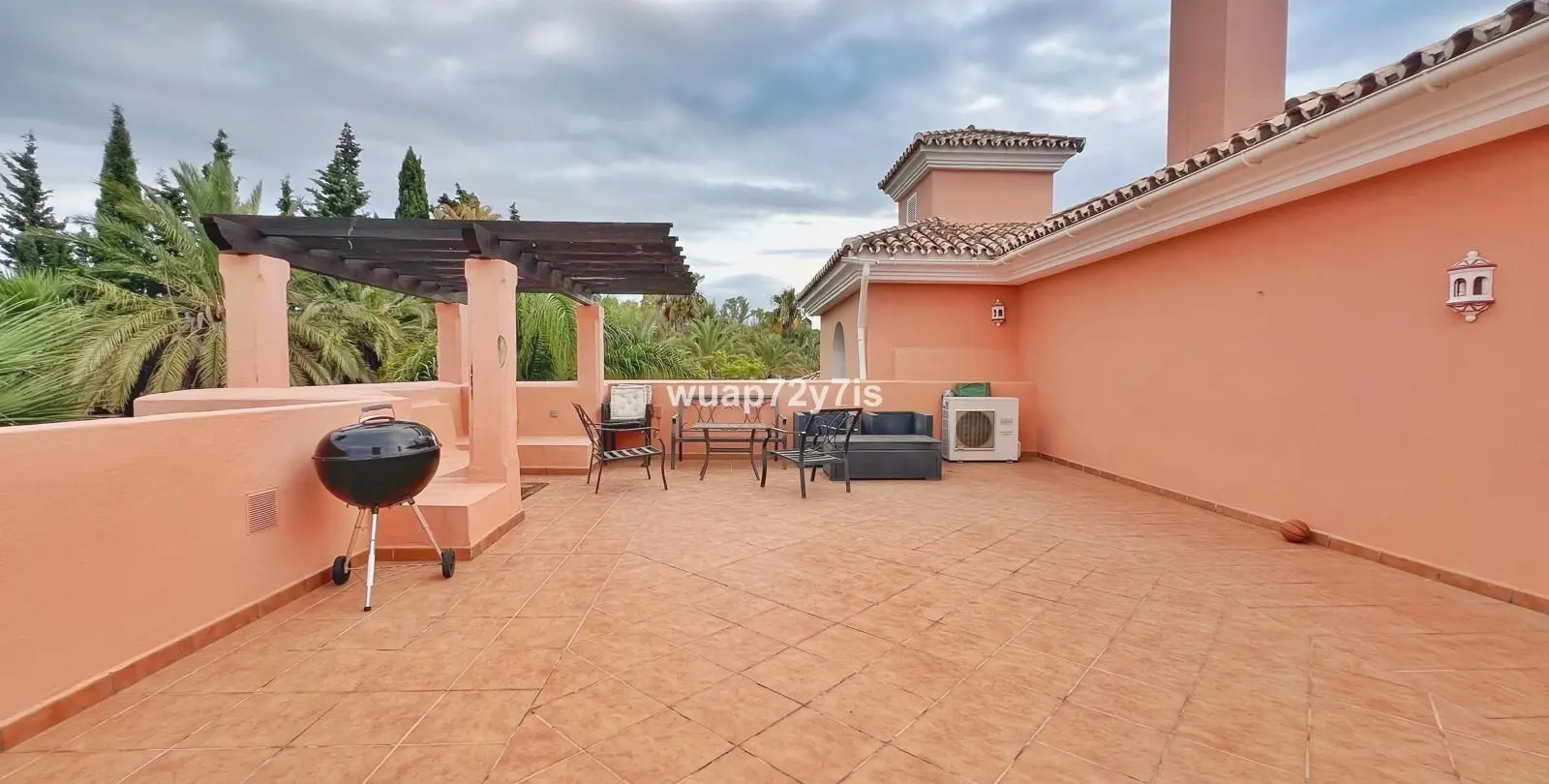 Sale of middle floor apartment in Costalita 22