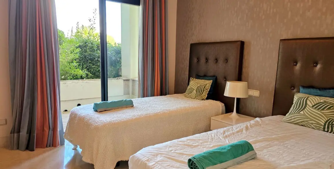 Long-term rent of ground floor apartment in Benahavís 10