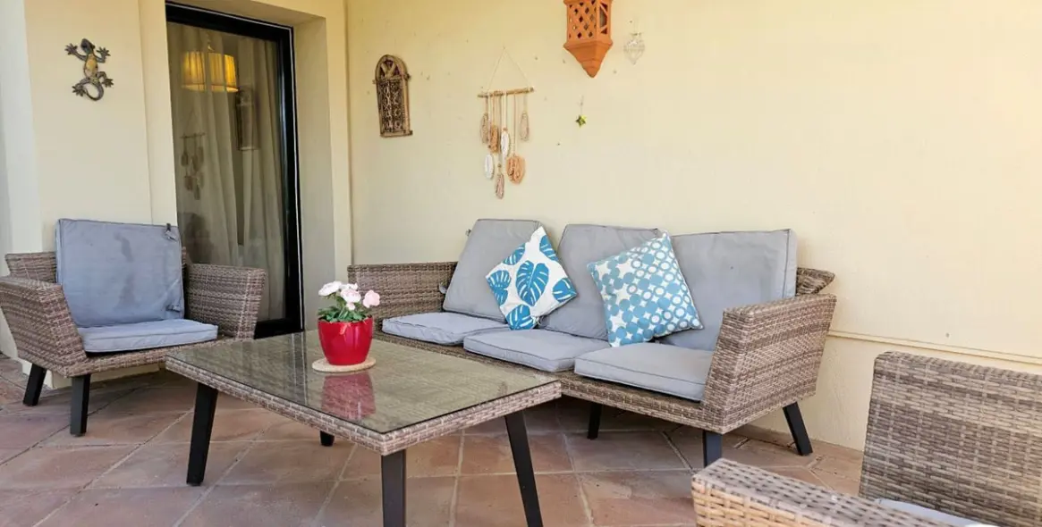 Long-term rent of ground floor apartment in Benahavís 13
