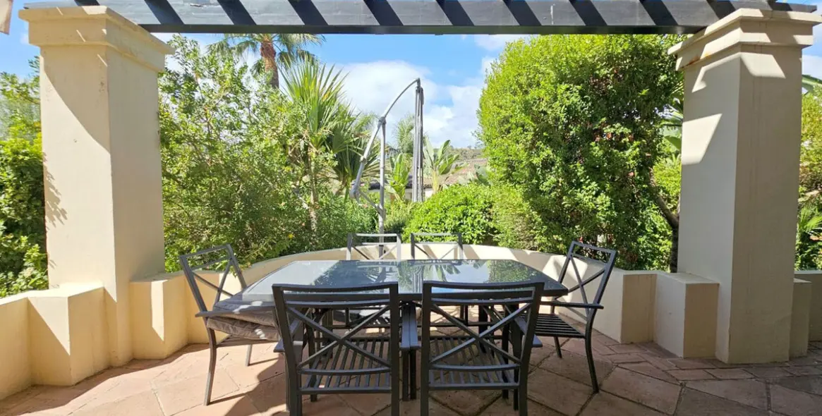 Long-term rent of ground floor apartment in Benahavís 14