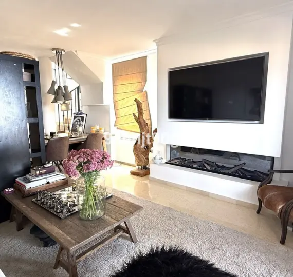 Sale of penthouse duplex in Elviria