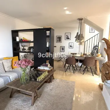 Продажа двухуровневого пентхауса в Elviria