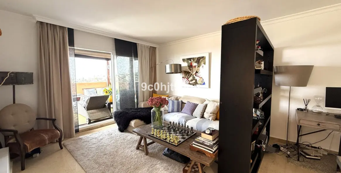 Продажа двухуровневого пентхауса в Elviria 2