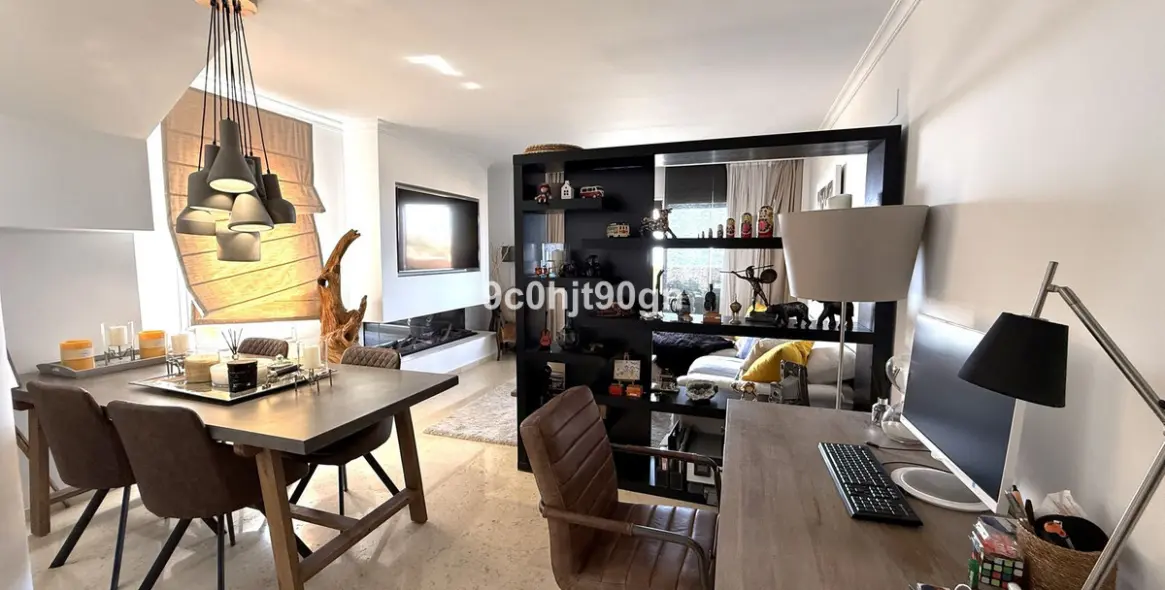 Продажа двухуровневого пентхауса в Elviria 3