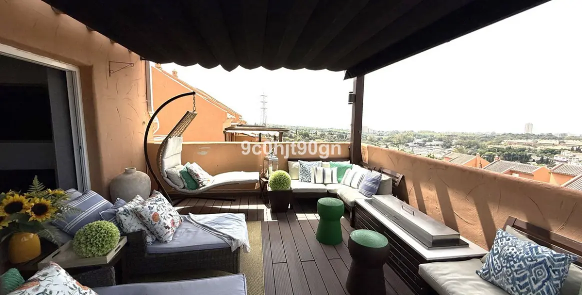 Продажа двухуровневого пентхауса в Elviria 17