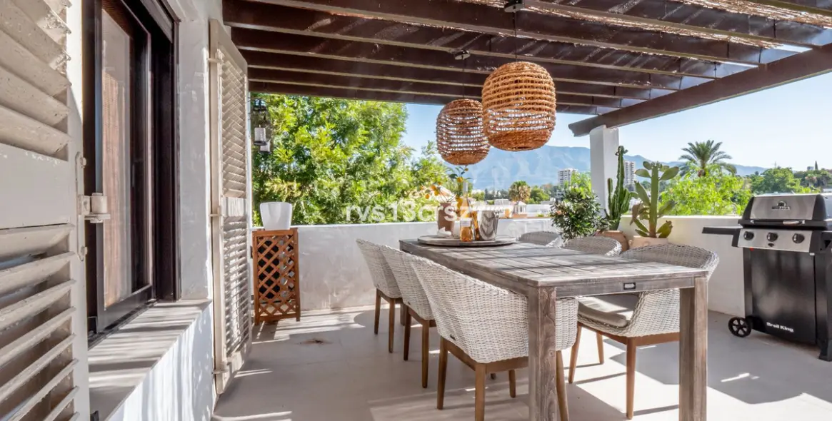 Продажа апартаментов на среднем этаже в Nueva Andalucía 1