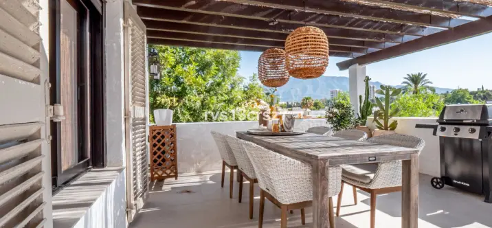 Sale of middle floor apartment in Nueva Andalucía 0