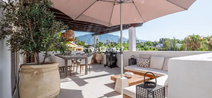 Sale of middle floor apartment in Nueva Andalucía 1