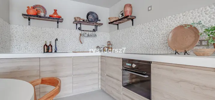 Sale of middle floor apartment in Nueva Andalucía 4