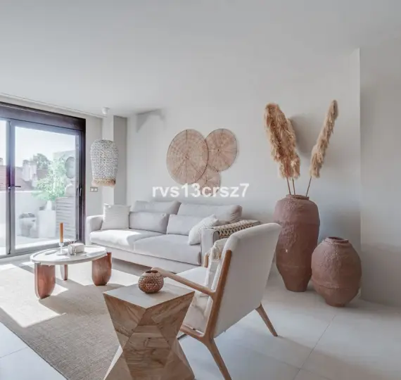 Sale of middle floor apartment in Nueva Andalucía