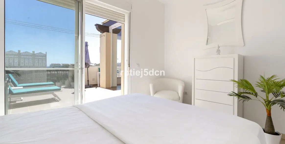 Sale of penthouse in La Cala de Mijas 9